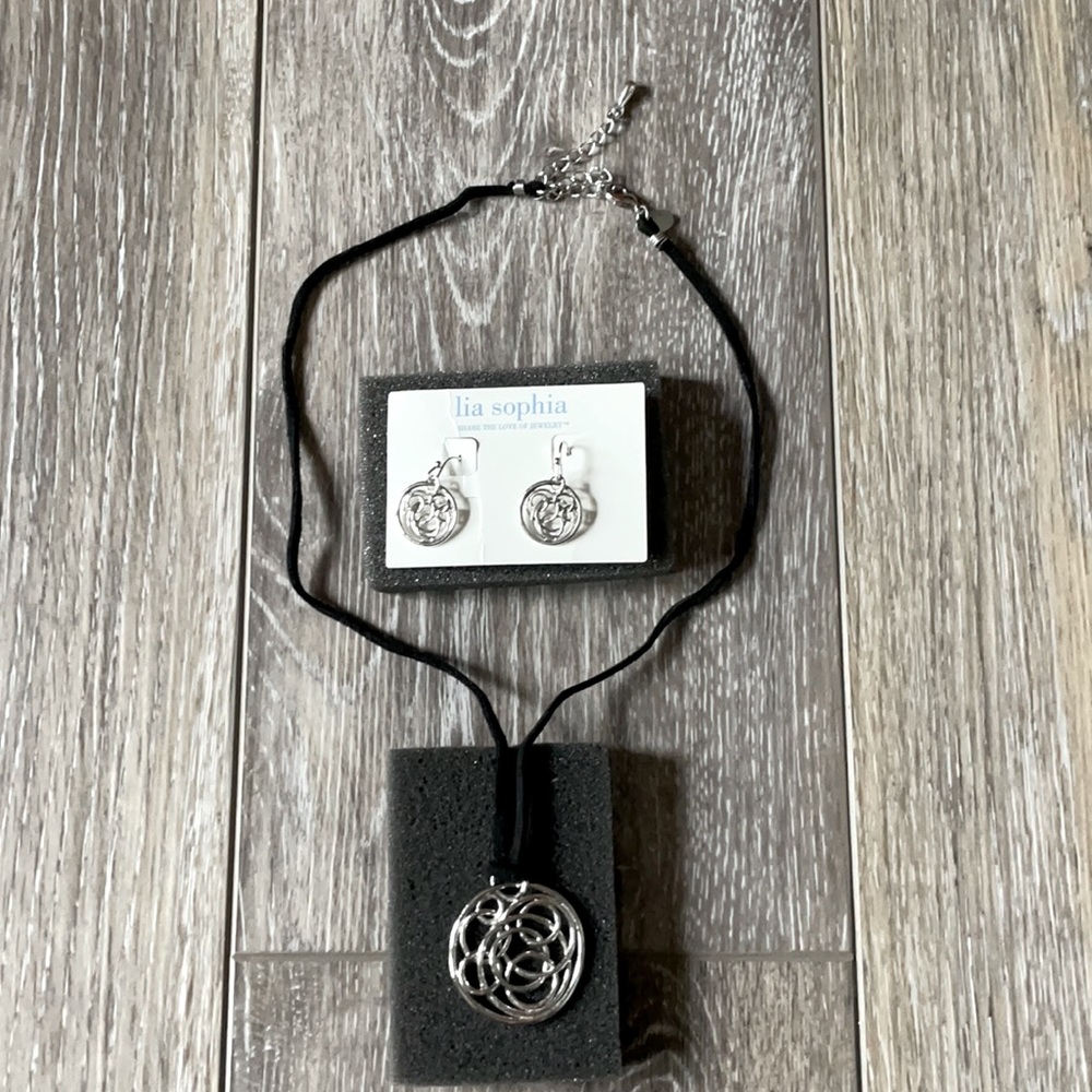 Lia Sophia necklace and earrings set